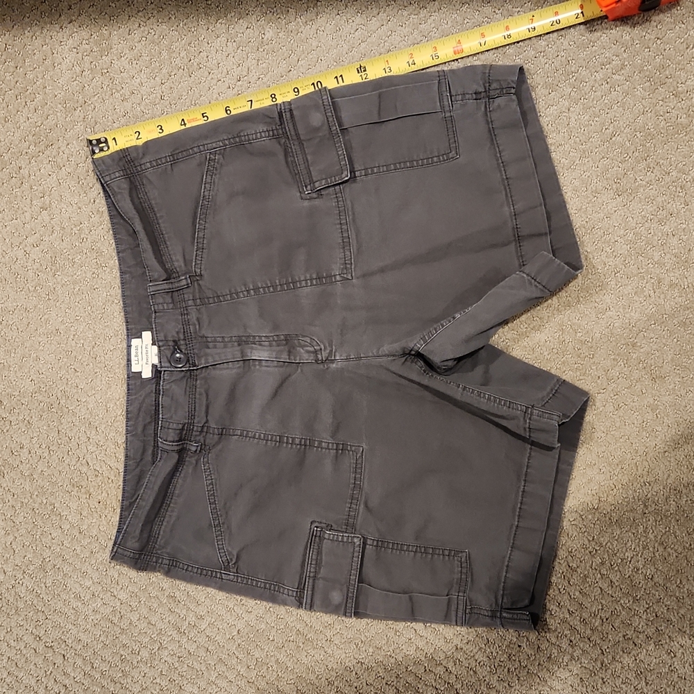 LL BEAN ladies DISTRESSED Favorite Fit shorts.  Sz 16 - WORN ONCE - Picture 3 of 6